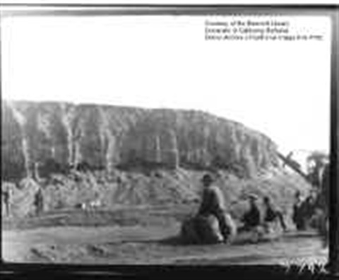 Demolition of the Emeryville shellmound, 1924