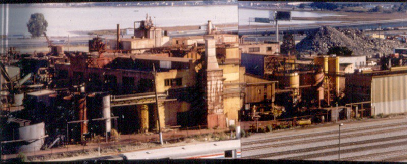 Photo showing the Emeryville shellmound site as it appeared in 1998